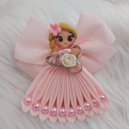 گیره مو طرح عروسکی مناسب چه کسانی است؟